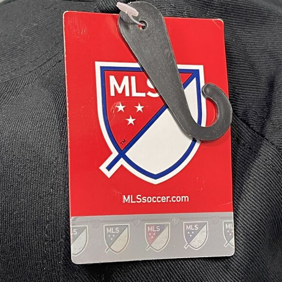 Toronto FC Hat Mens Black MLS Soccer Core Classic Adjustable Strap Cap NEW - Picture 6 of 10